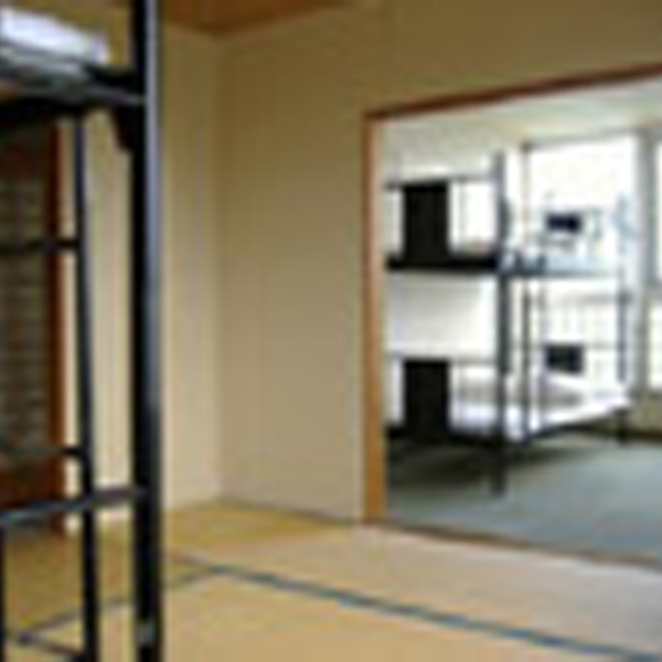 学校寮本館